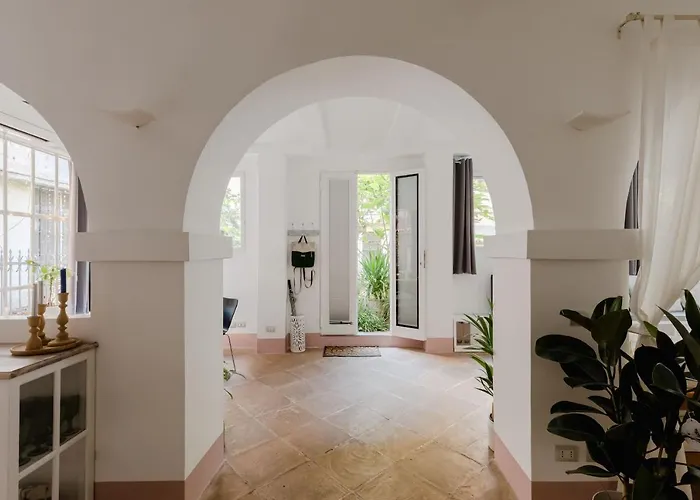 The Secret Loft Garden * Rom